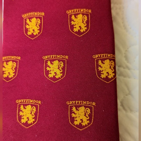 Harry Potter Gryffindor Tie - Picture 1 of 5